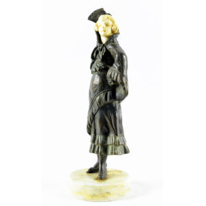 FIGURA CRISOELEFANTINA EN BRONCE.