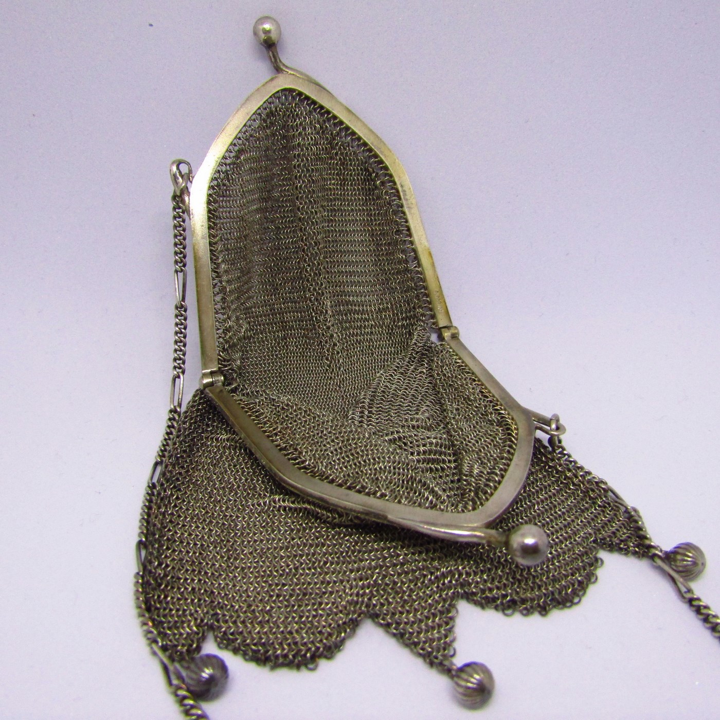 Franz Bahner. Bolso de noche en malla de plata. Düsseldorf, ca. 1895 Franz Bahner. Bolso de noche en malla de plata. Düsseldorf, ca. 1895