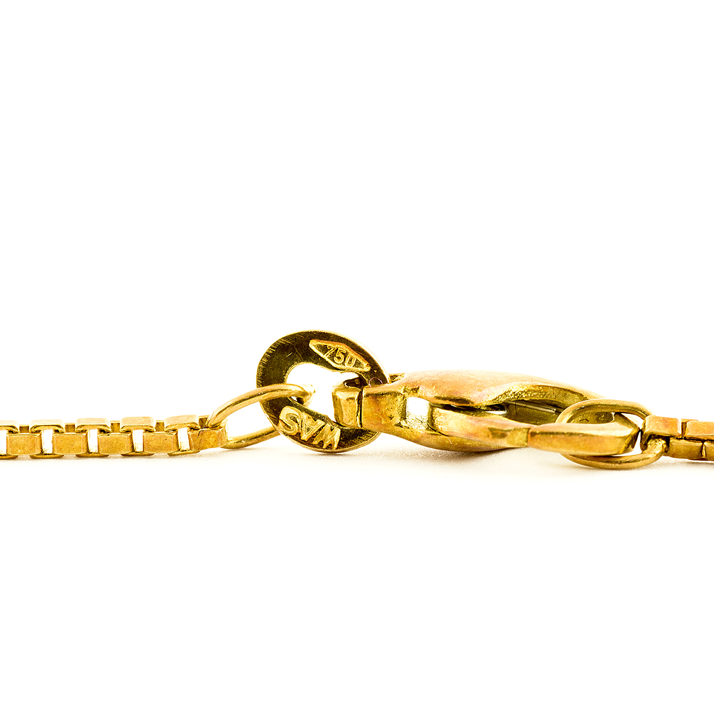 Gargantilla de Oro de 18k. con colgante. Rubí de 1,37 ct. Dos Diamantes talla Brillante, 1,08 ct y 0,70 ct. (Certificado IGE) Gargantilla de Oro de 18k. con colgante. Rubí de 1,37 ct. Dos Diamantes talla Brillante, 1,08 ct y 0,70 ct. (Certificado IGE)