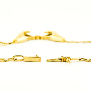 Gargantilla de Oro de 18k con colgante y diamantes talla brillante.