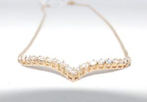 Gargantilla de Oro y Colgante con 19 Diamantes Naturales, talla Brillante, de 1.19 ct, Color, J-K. Claridad, VS-SI1. Certificado IGE.