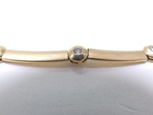 Gargantilla en Oro de 18k. con circonitas.