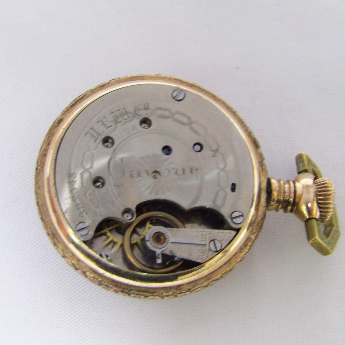 GAVOUR. Reloj de colgar, lepine y remontoir. Francia, ca. 1920 GAVOUR. Reloj de colgar, lepine y remontoir. Francia, ca. 1920
