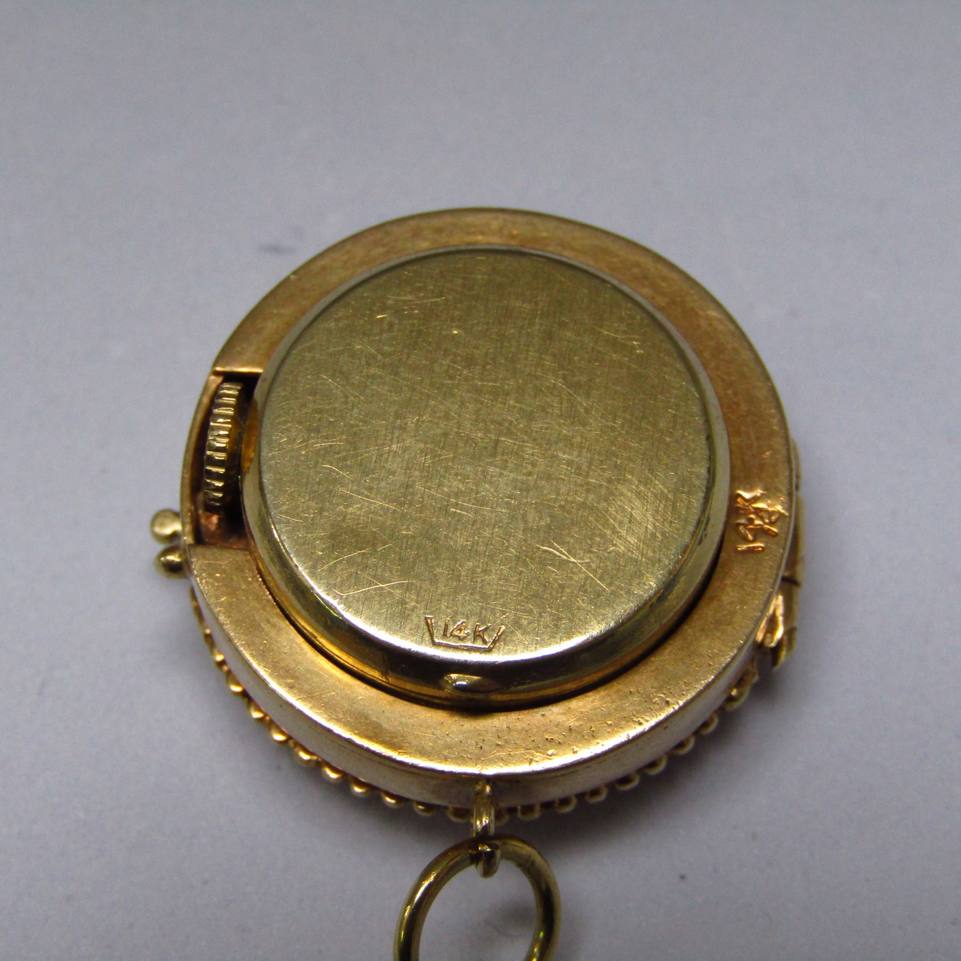 Geneva. Reloj de colgar para señora. Circa, 1890-1900. Geneva. Reloj de colgar para señora. Circa, 1890-1900.