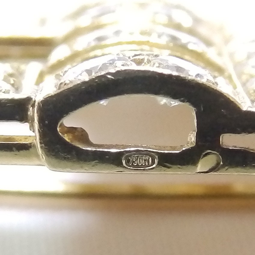 Gregory. Broche de Oro de 18k. Con 82 Diamantes Naturales, talla Brillante, de 3,81 ct. (F-G/VVS) Gregory. Broche de Oro de 18k. Con 82 Diamantes Naturales, talla Brillante, de 3,81 ct. (F-G/VVS)