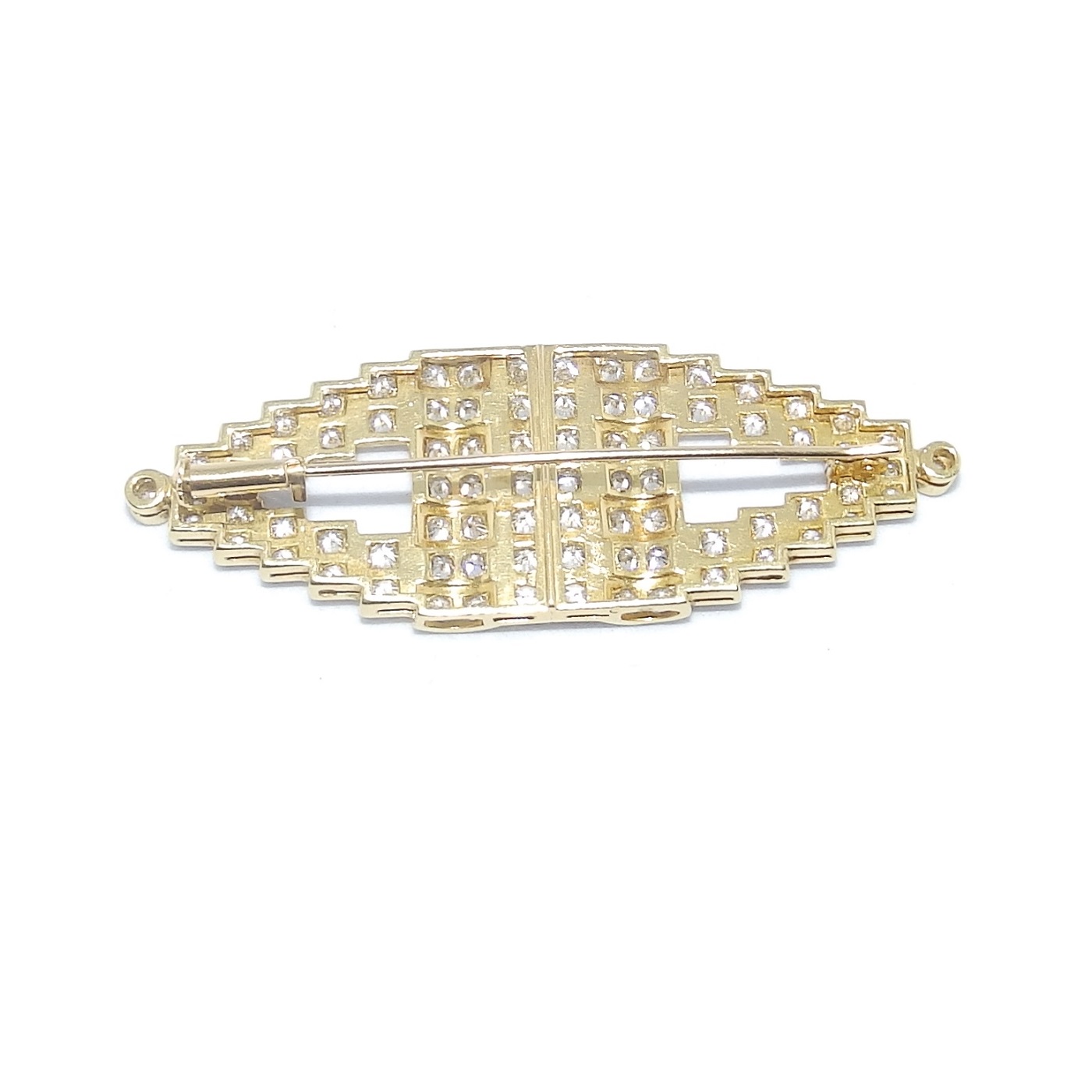Gregory. Broche de Oro de 18k. Con 82 Diamantes Naturales, talla Brillante, de 3,81 ct. (F-G/VVS) Gregory. Broche de Oro de 18k. Con 82 Diamantes Naturales, talla Brillante, de 3,81 ct. (F-G/VVS)