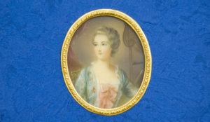 HERMO. Miniatura pintada sobre placa oval de marfil. Siglo XIX.