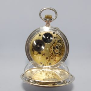 IWC (International Watch Company). Reloj de Bolsillo, Lepine y remontoir. Suiza, año 1917.