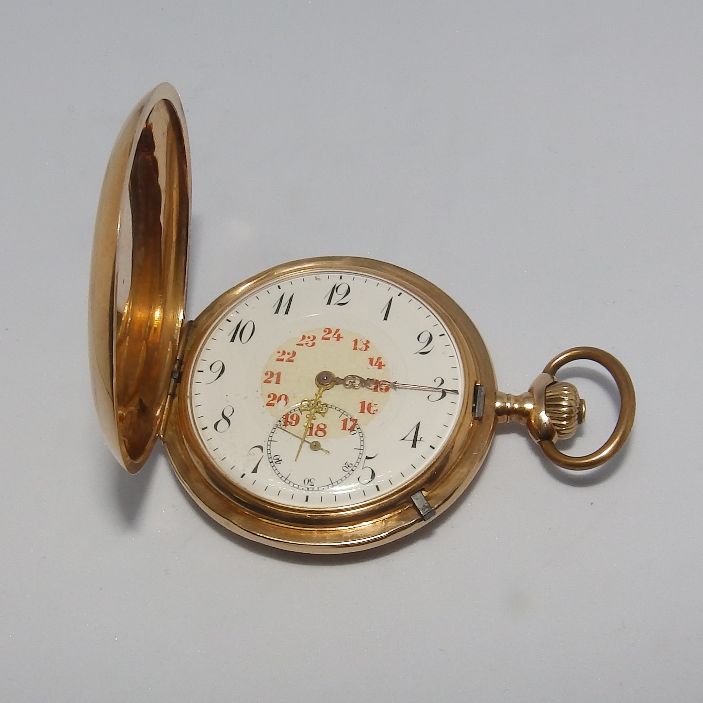 J. Roth & Cíe. (Solothurn, Suiza). Reloj de Bolsillo para caballero, saboneta y remontoir. Ca. 1890.