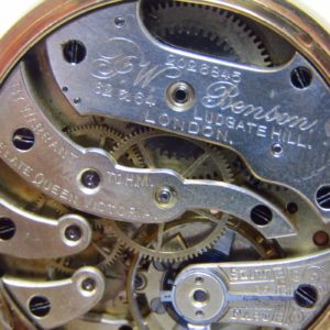 J.W. BENSON. Reloj de colgar, lepine y remontoir. Londres, ca. 1900.