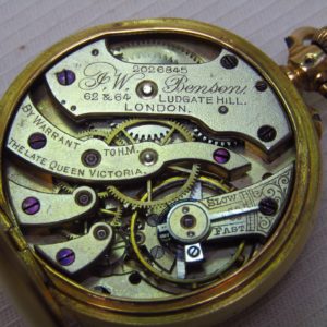 J.W. BENSON. Reloj de colgar, lepine y remontoir. Londres, ca. 1900.