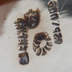 Juego Completo de Café y Té en plata, con mangos de madera ebonizada. España. Siglo XX. 5350 gr.