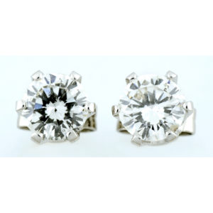 Juego de pendientes dormilona, en Platino (900), con Dos Diamantes Naturales talla Brillante, de 0,69 ct. Total (H/SI2).