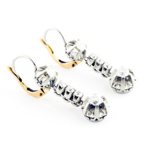 Juego de pendientes, en Oro Bicolor, con 10 Diamantes Naturales, Talla Brillante y Europea, con 1,26 ct. Total. Certificado IGE