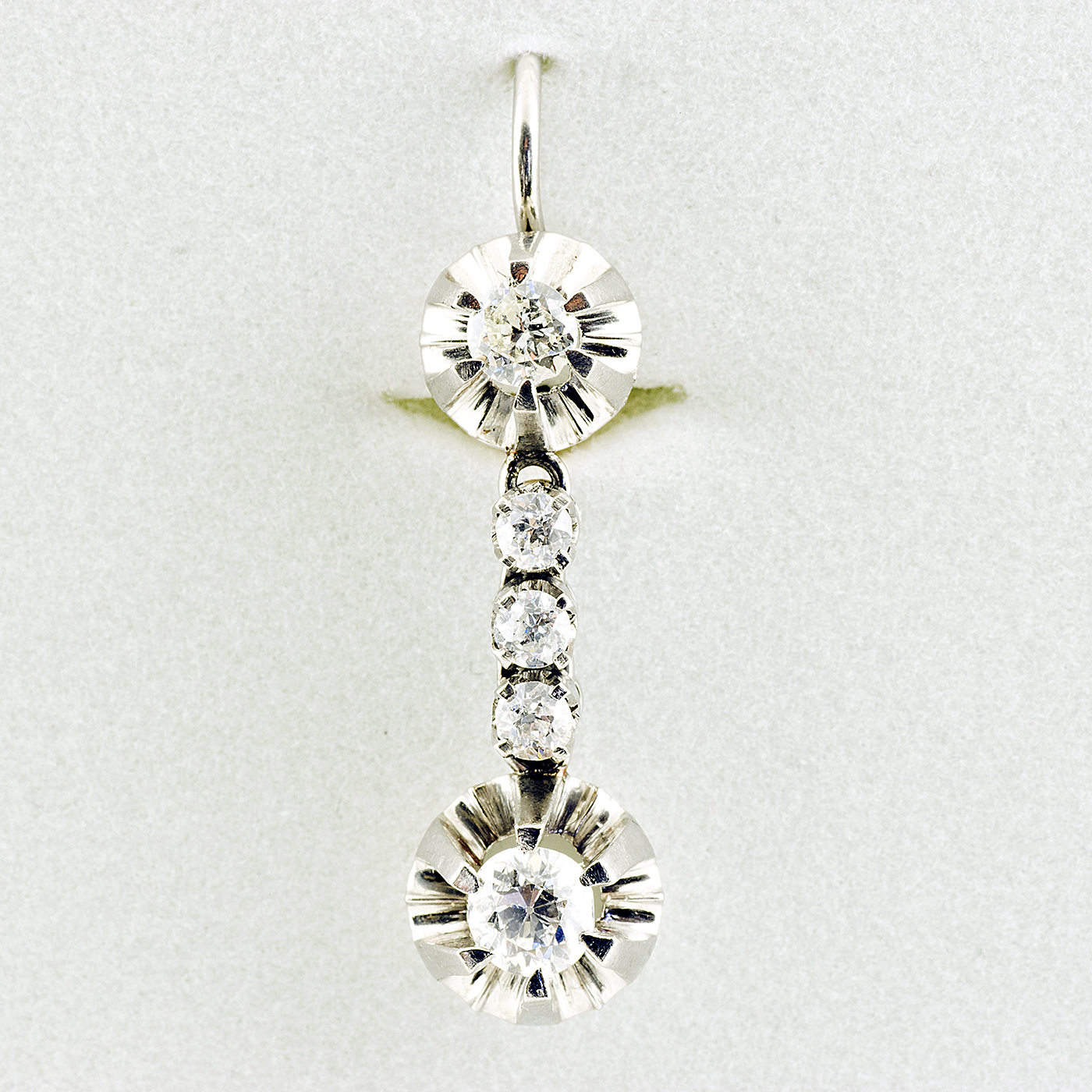 Juego de pendientes, en Oro Bicolor, con 10 Diamantes Naturales, Talla Brillante y Europea, con 1,26 ct. Total. Certificado IGE Juego de pendientes, en Oro Bicolor, con 10 Diamantes Naturales, Talla Brillante y Europea, con 1,26 ct. Total. Certificado IGE