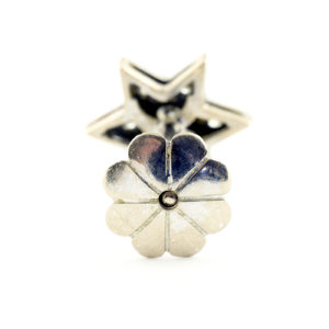 Juego de pendientes en oro blanco, con 7 Diamantes Naturales talla Brillante de 0,5 ct.