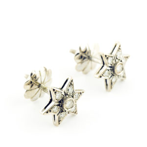 Juego de pendientes en oro blanco, con 7 Diamantes Naturales talla Brillante de 0,5 ct.