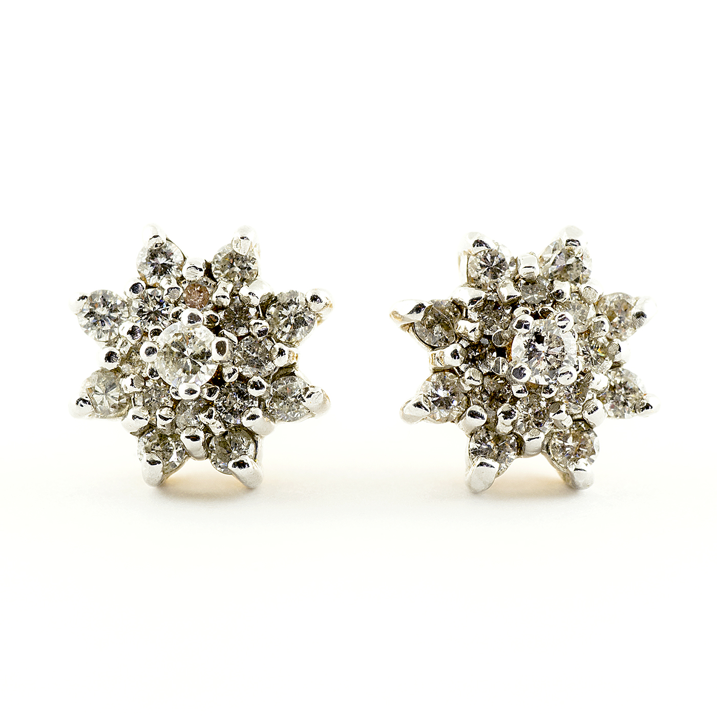 Set of earrings in 18k white gold, with 17 Natural Diamonds, 1,5 ct Brilliant cut.