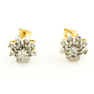 Juego de pendientes en oro blanco de 18k, con 17 Diamantes Naturales, talla Brillante de 1,5 ct.