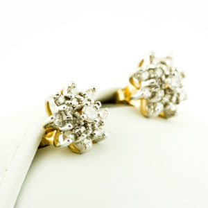 Juego de pendientes en oro blanco de 18k, con 17 Diamantes Naturales, talla Brillante de 1,5 ct.