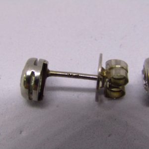 Juego de Pendientes en Oro, con Diamantes Naturales talla Brillante de 0,76 ct. (K-L/SI2). Certificado IGE
