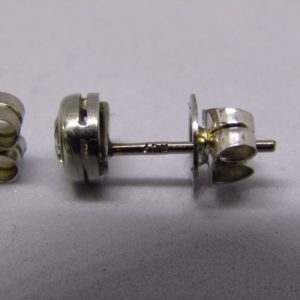 Juego de Pendientes en Oro, con Diamantes Naturales talla Brillante de 0,76 ct. (K-L/SI2). Certificado IGE