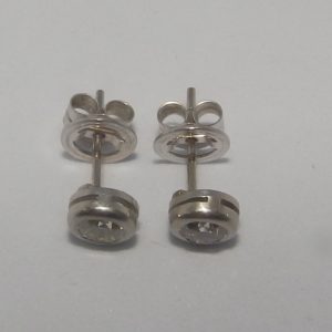 Juego de Pendientes en Oro, con Diamantes Naturales talla Brillante de 0,76 ct. (K-L/SI2). Certificado IGE