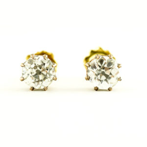 Juego de pendientes tipo dormilona, en Oro Rosa, con Diamantes Naturales talla Antigua Europa de 0,50 ct. (J-K/SI2) y 0,45 ct. (I-J/SI1). Certificado IGE