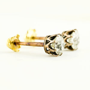 Juego de pendientes tipo dormilona, en Oro Rosa, con Diamantes Naturales talla Antigua Europa de 0,50 ct. (J-K/SI2) y 0,45 ct. (I-J/SI1). Certificado IGE