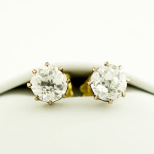 Juego de pendientes tipo dormilona, en Oro Rosa, con Diamantes Naturales talla Antigua Europa de 0,50 ct. (J-K/SI2) y 0,45 ct. (I-J/SI1). Certificado IGE