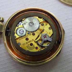 LEE MORS. Reloj de colgar, saboneta y remontoir. Suiza, ca. 1900.