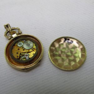 LEE MORS. Reloj de colgar, saboneta y remontoir. Suiza, ca. 1900.