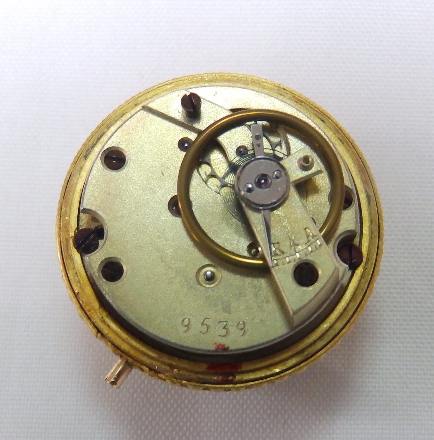 Leontina y Reloj de Bolsillo para dama en Oro de 18k. Ca. Leontina y Reloj de Bolsillo para dama en Oro de 18k. Ca.