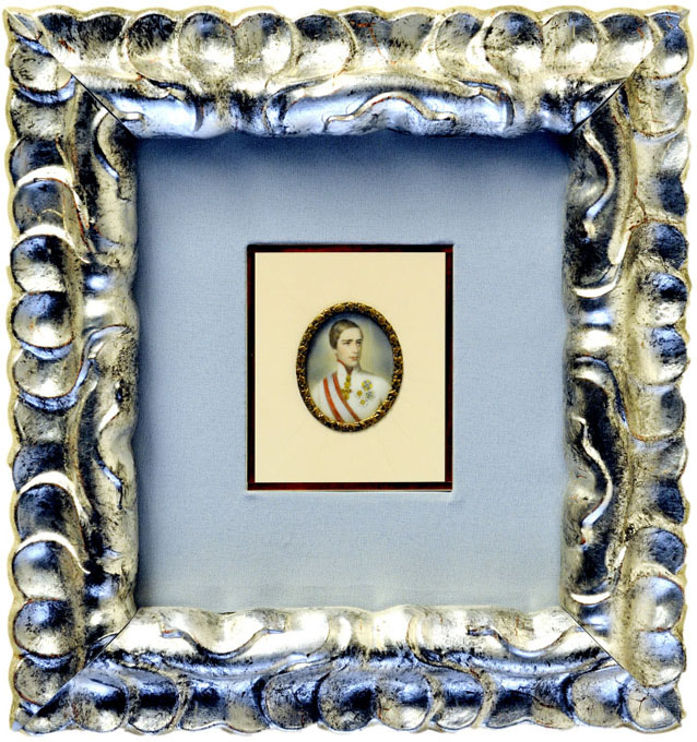 Miniatura pintada sobre disco oval de marfil. Siglo XIX