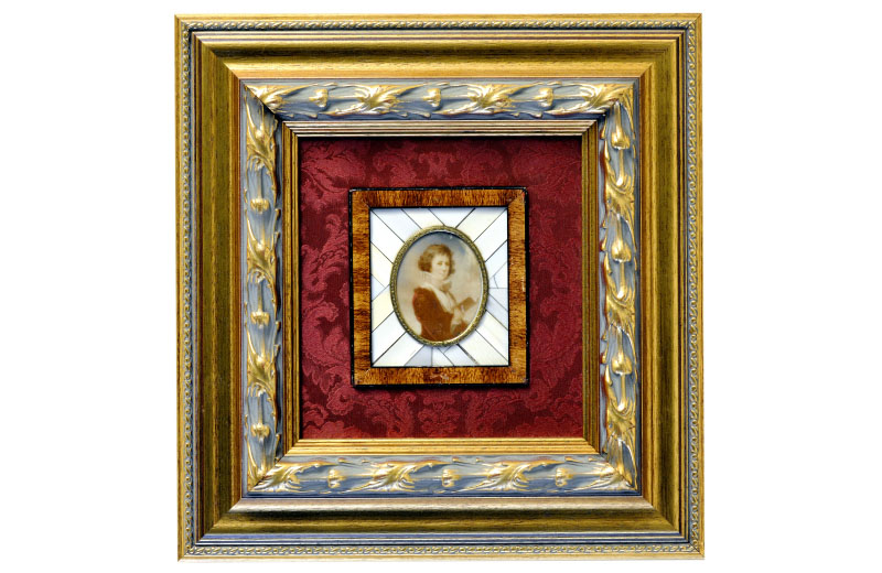 Miniatura pintada sobre disco oval de marfil. Siglo XIX