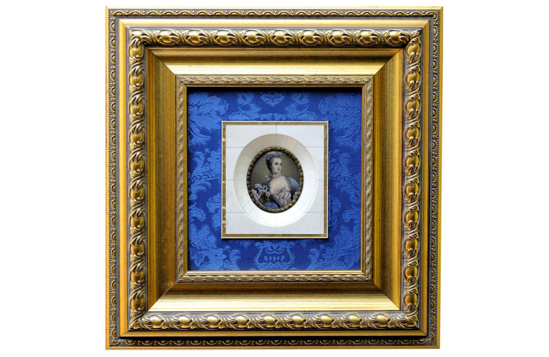 Miniatura pintada sobre placa oval de marfil. Siglo XIX. Miniatura pintada sobre placa oval de marfil. Siglo XIX.