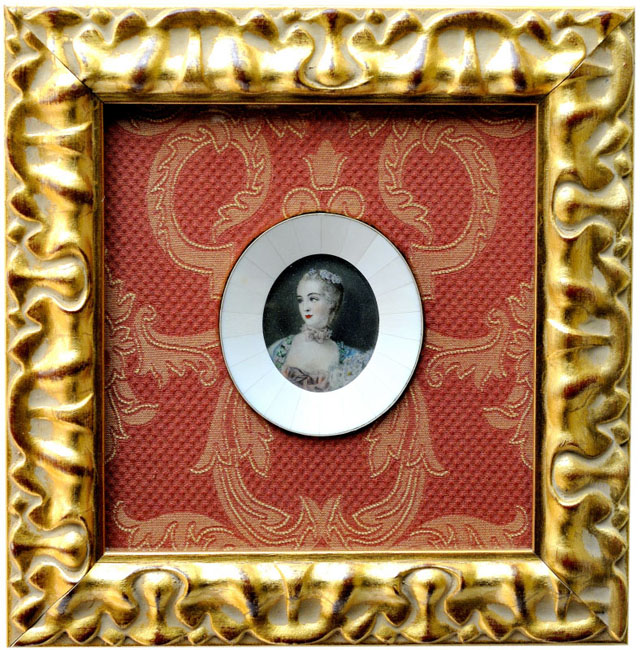 Miniatura pintada sobre placa oval de marfil. Siglo XIX.