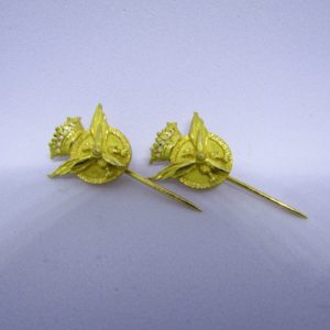 Pareja de Alfileres en Oro de 18k con Escudo de Aviación Civil. 5,45 gr.