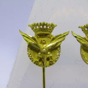 Pareja de Alfileres en Oro de 18k con Escudo de Aviación Civil. 5,45 gr.
