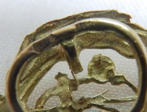 Pareja de Broches de Solapa en Oro 18k, con Escudo de Ingenieros Técnicos Industriales