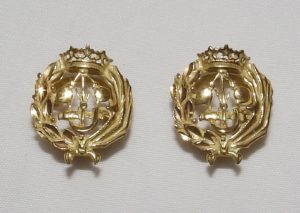 Pareja de Broches de Solapa en Oro 18k, con Escudo de Ingenieros Técnicos Industriales