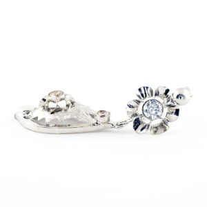 Pareja de pendientes de dos cuerpos en Oro Blanco y circonitas.