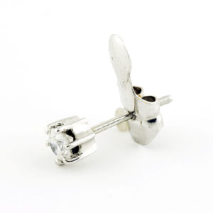 Pareja de pendientes Dormilona en Oro con Diamantes Naturales Talla Brillante de 0,30 ct. cada uno. Total: 0,60 ct.