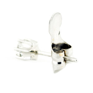 Pareja de pendientes Dormilona en Oro con Diamantes Naturales Talla Brillante de 0,30 ct. cada uno. Total: 0,60 ct.