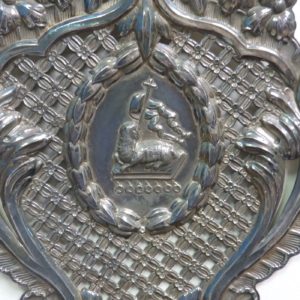 Pareja de Relicarios de Plata para colgar, con Benditera. España. Siglo XIX.