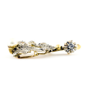 Pendientes antiguos en Oro Blanco de 18k con 20 Diamantes Naturales talla Brillante de 0,45 ct. y dos perlas naturales.