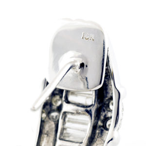 Pendientes en Oro blanco con 30 Diamantes talla Baguette y 16 talla Brillante de 2,0 ct. Color, G-H. Pureza, SI1.