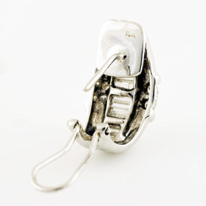 Pendientes en Oro blanco con 30 Diamantes talla Baguette y 16 talla Brillante de 2,0 ct. Color, G-H. Pureza, SI1.