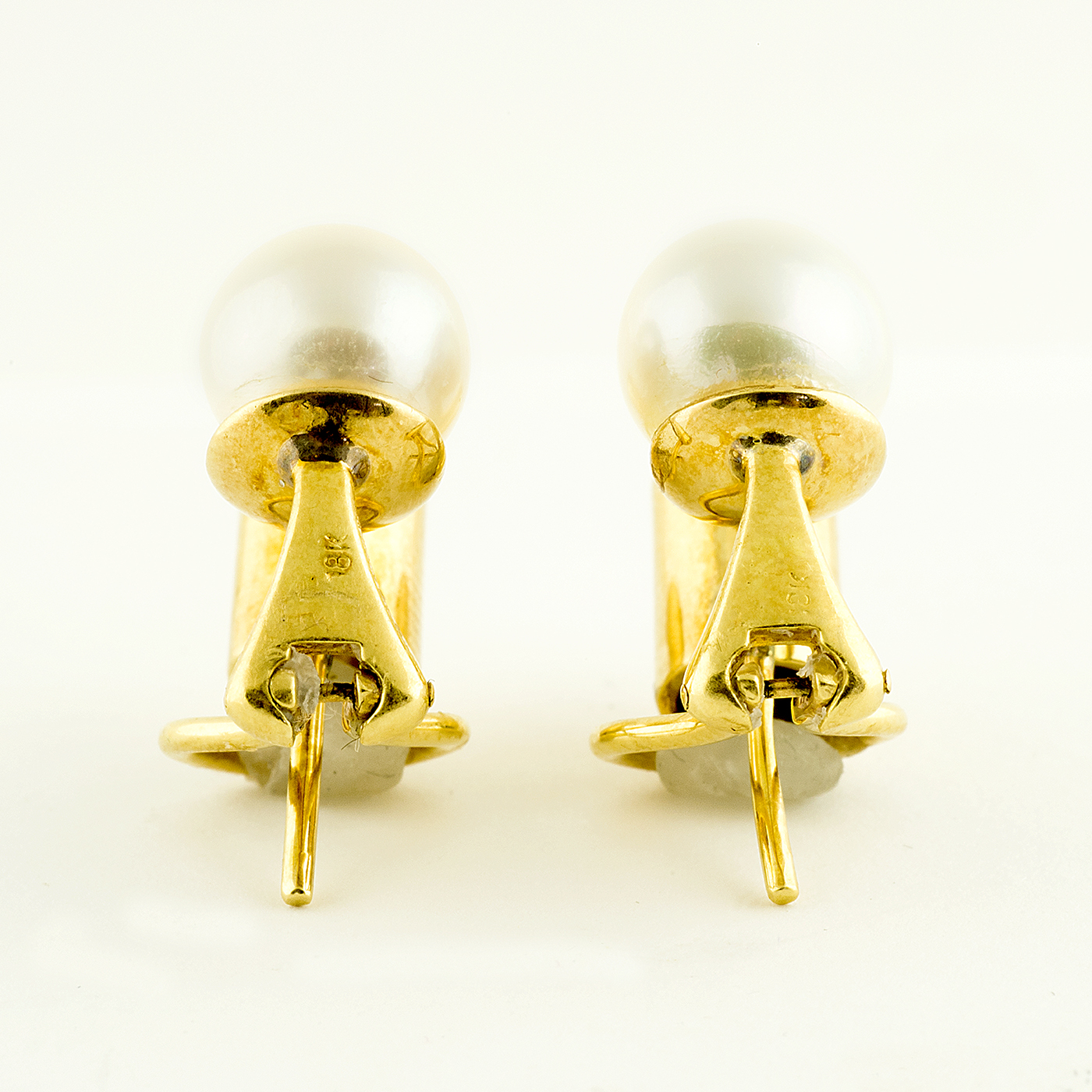Pendientes en oro con diamantes 1 ct y Perlas de agua salada 10 mm Pendientes en oro con diamantes 1 ct y Perlas de agua salada 10 mm