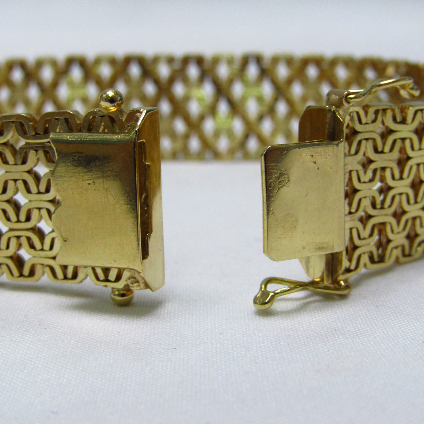 Pulsera Calada en Oro de 18k. Pulsera Calada en Oro de 18k.
